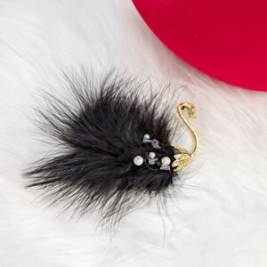 Black Swan broach